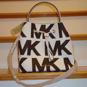 Michael Kors Suri LG Bucket Shoulder/Crossbody Bag MK White/Brown NEW WITH TAGS!